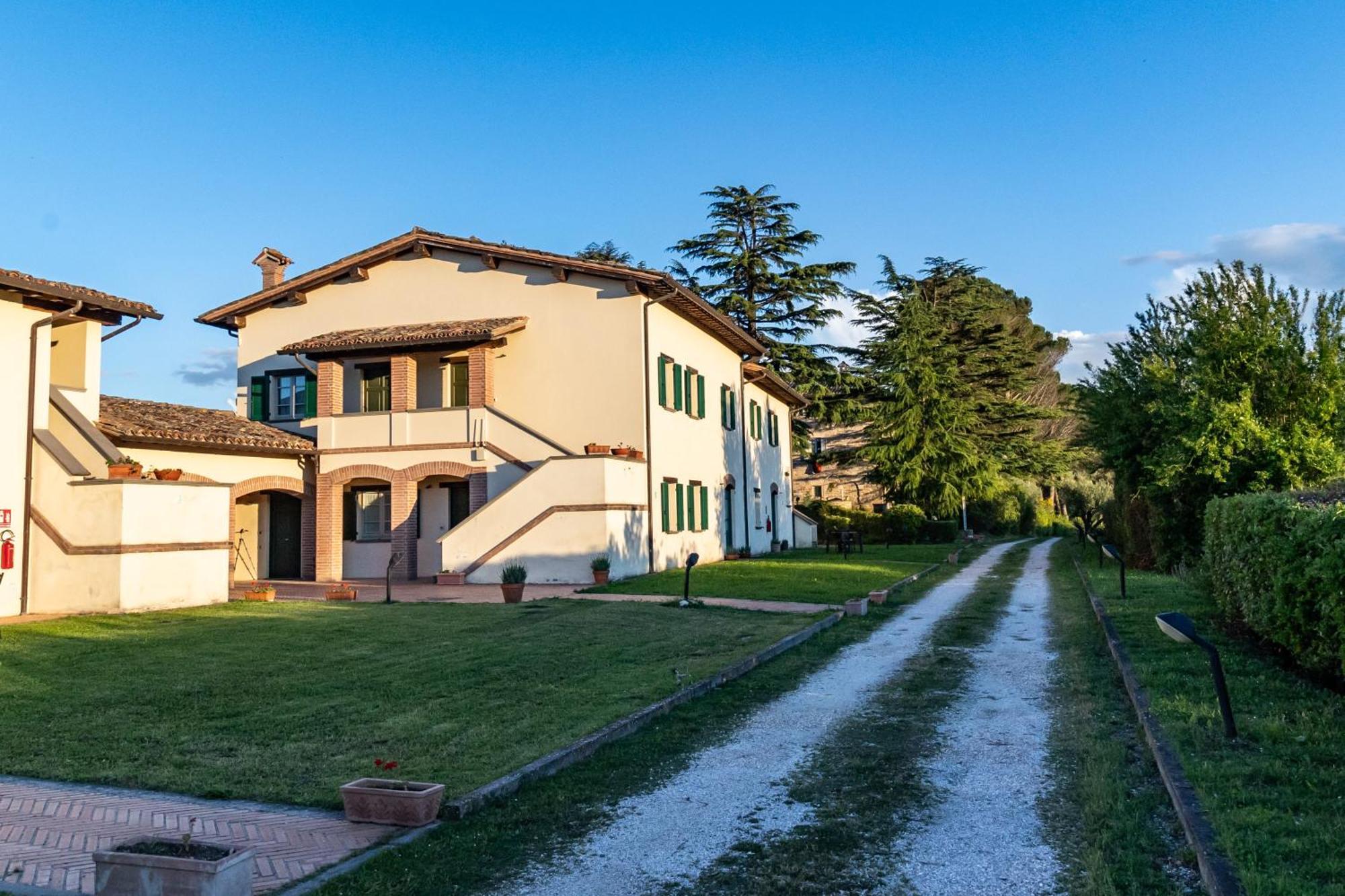 Tenuta Borgo San Michele Губбио Экстерьер фото