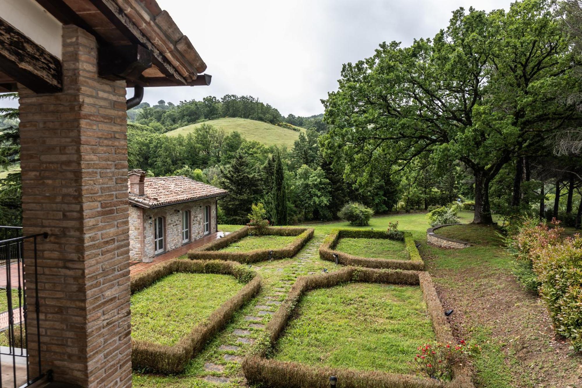 Tenuta Borgo San Michele Губбио Экстерьер фото