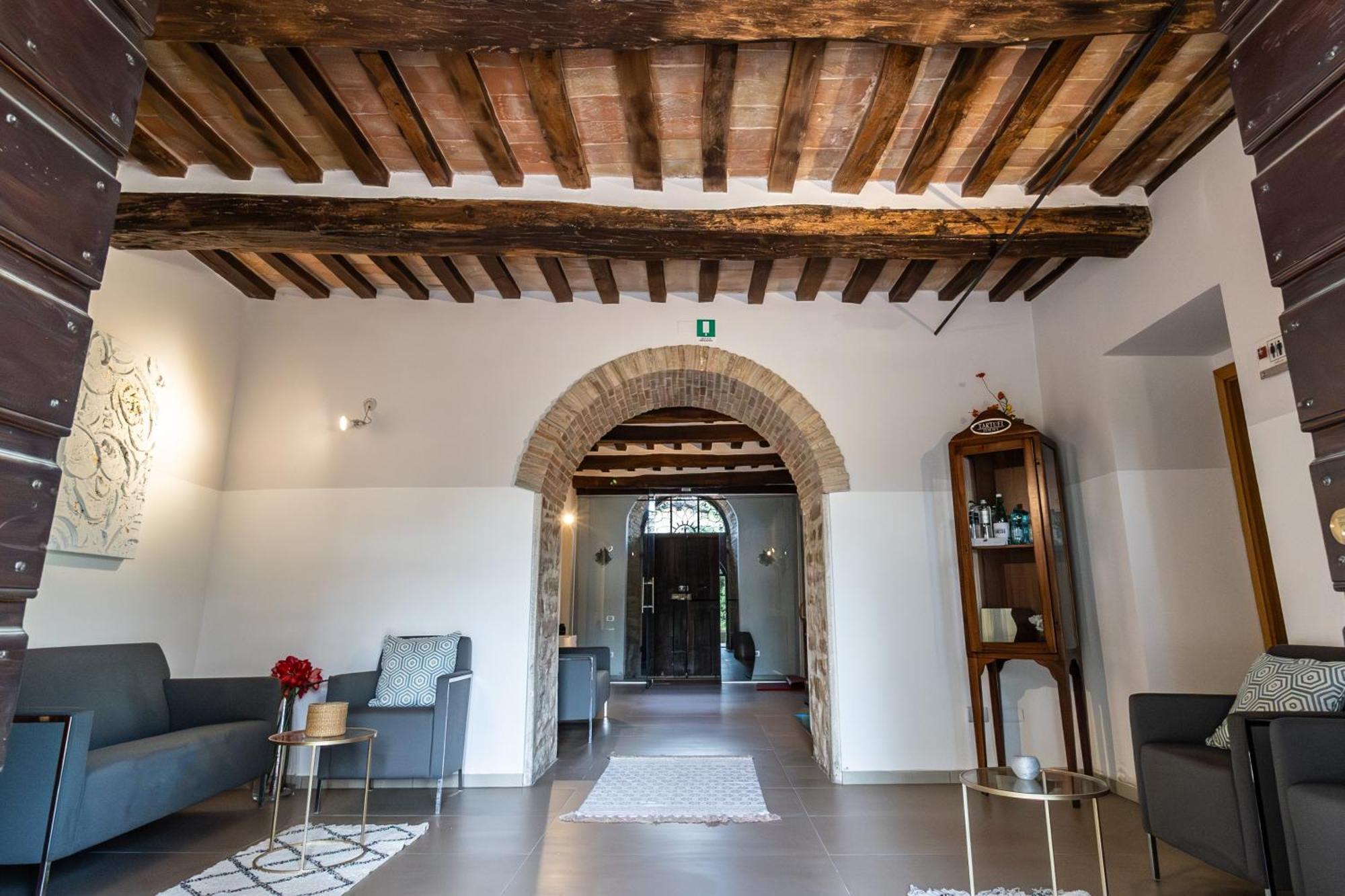 Tenuta Borgo San Michele Губбио Экстерьер фото