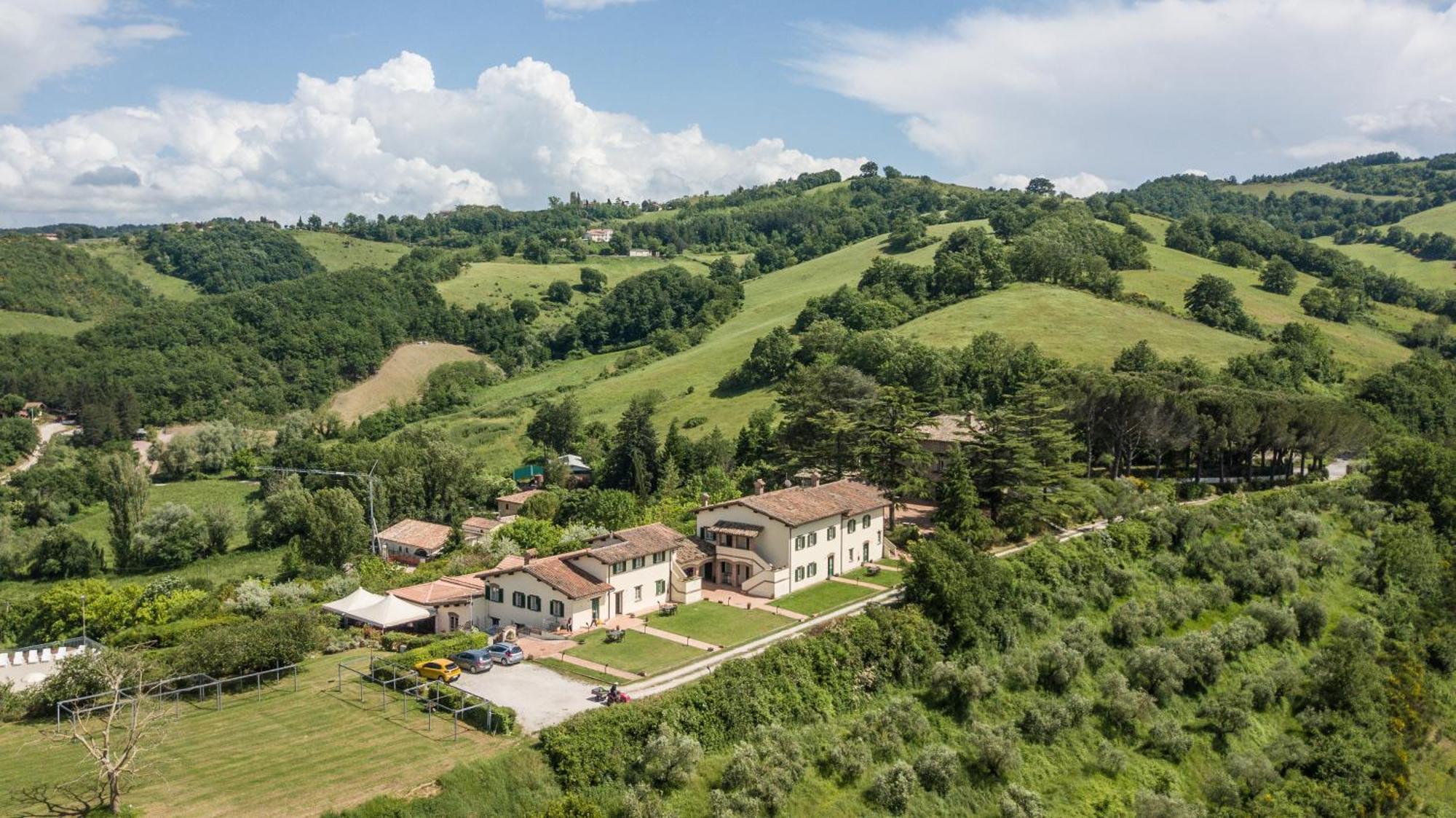 Tenuta Borgo San Michele Губбио Экстерьер фото